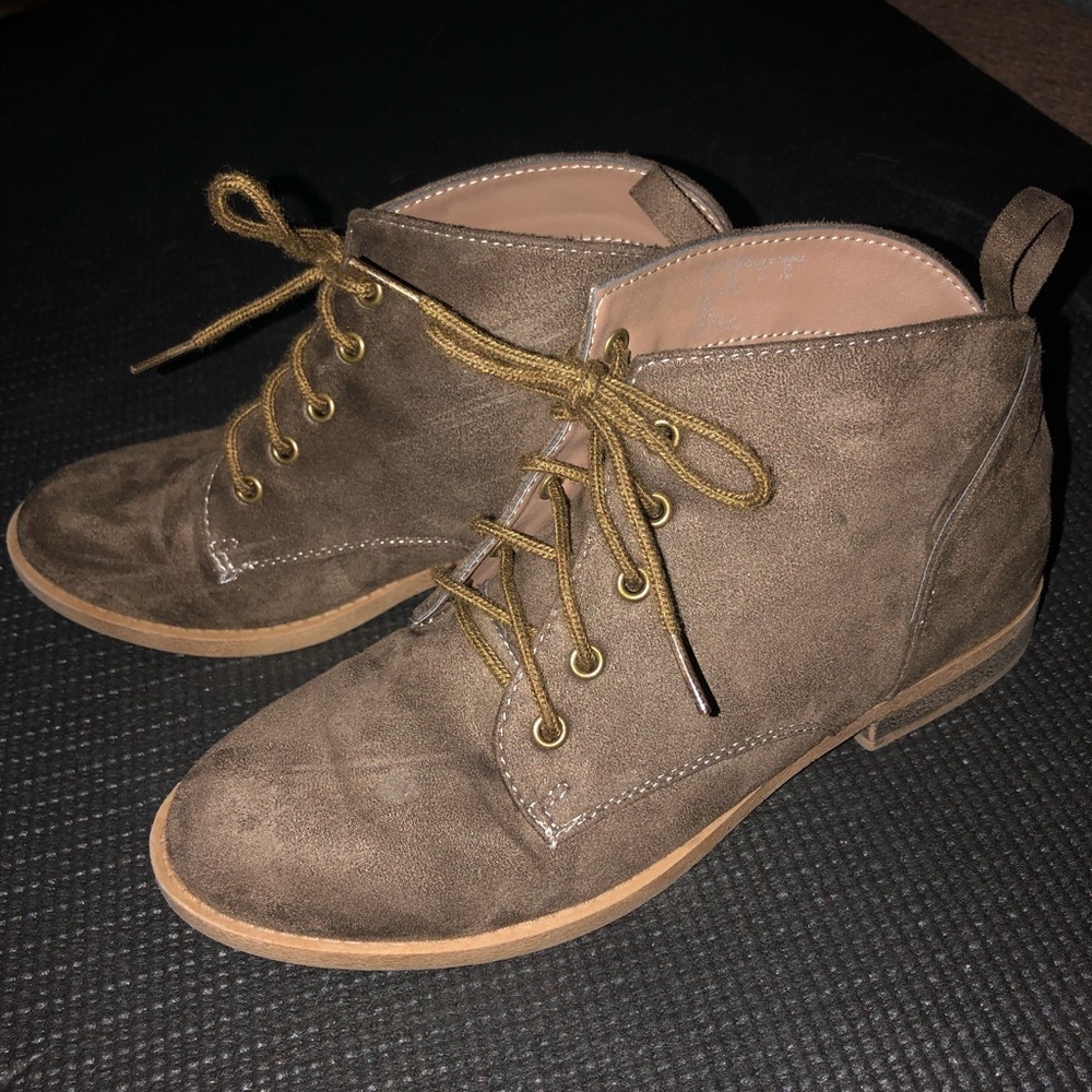 (SOLD) Brown suede shoes